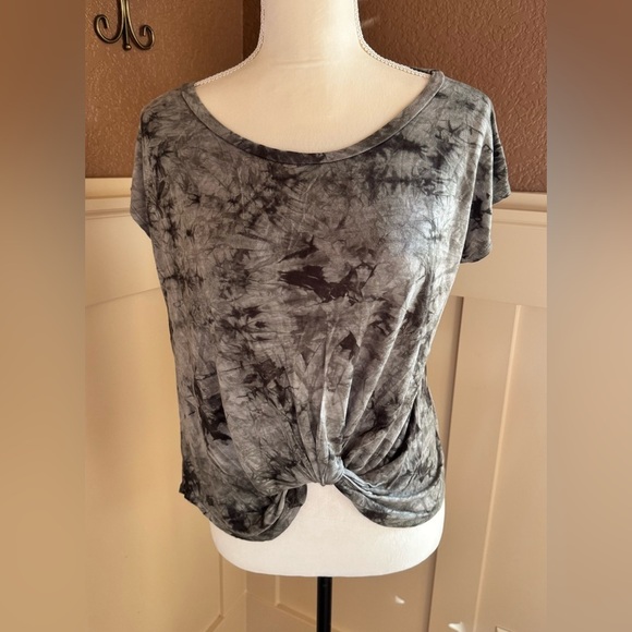 Élite Collection blouse Charcoal Tie-Dye Short Sleeve Women's Top - Picture 1 of 8